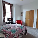 Modern 2Bed 2Bath Flat Near Princes Street